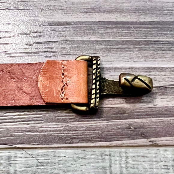 Chicos Italian Leather Brass Tone Waist Belt Size S/M Adjustable Hook Gemstones - Picture 7 of 16